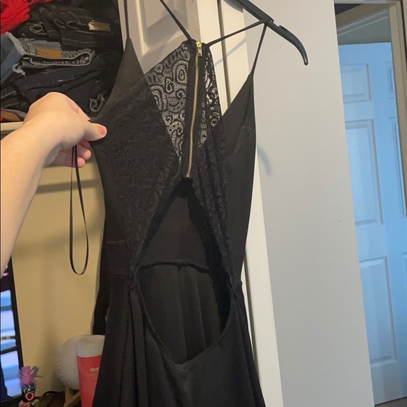 Black dress with open and lace back - Picture 2 of 2